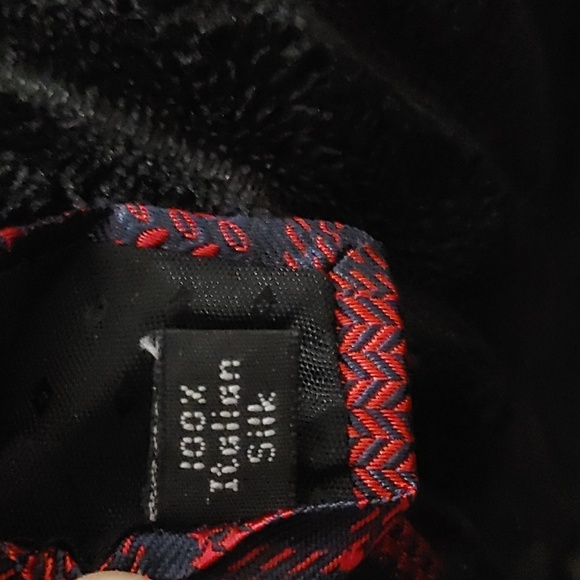 Villa Bugatti Geometric Red and Blue Mens Tie 4"W × 56"L Italian Silk - Picture 2 of 5